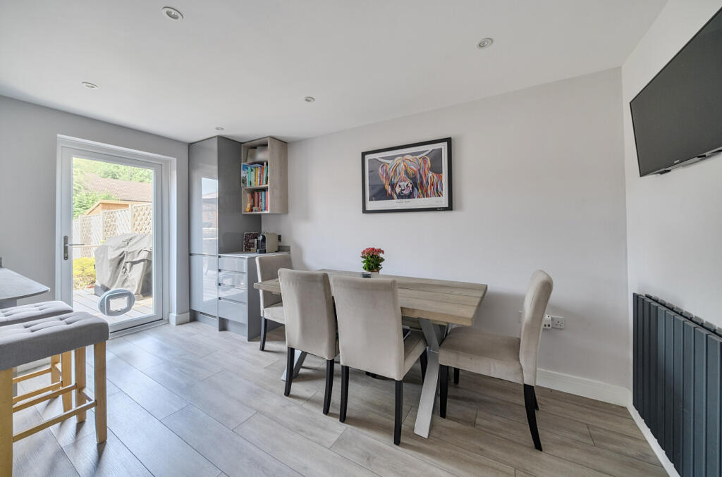 1305130-19-685144...