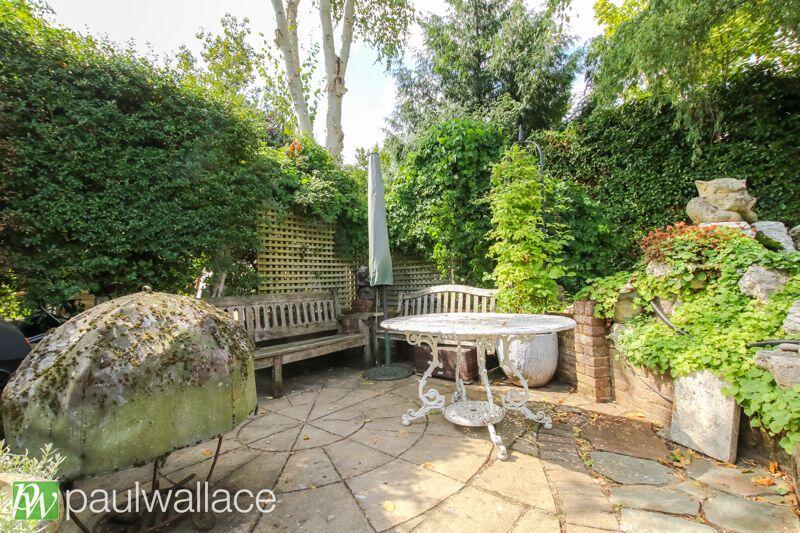 210' South West Facing Garden