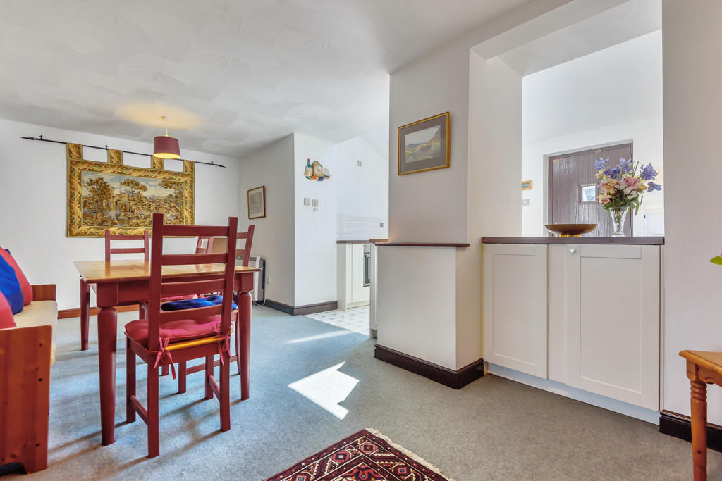 Dining Area to Ki...