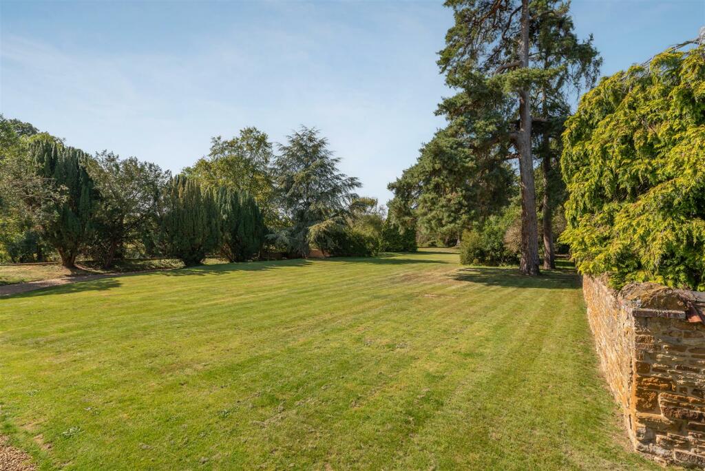 Garden1.jpg