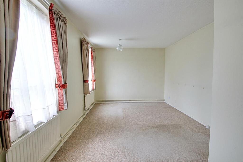 Main Bedroom 1.jpg