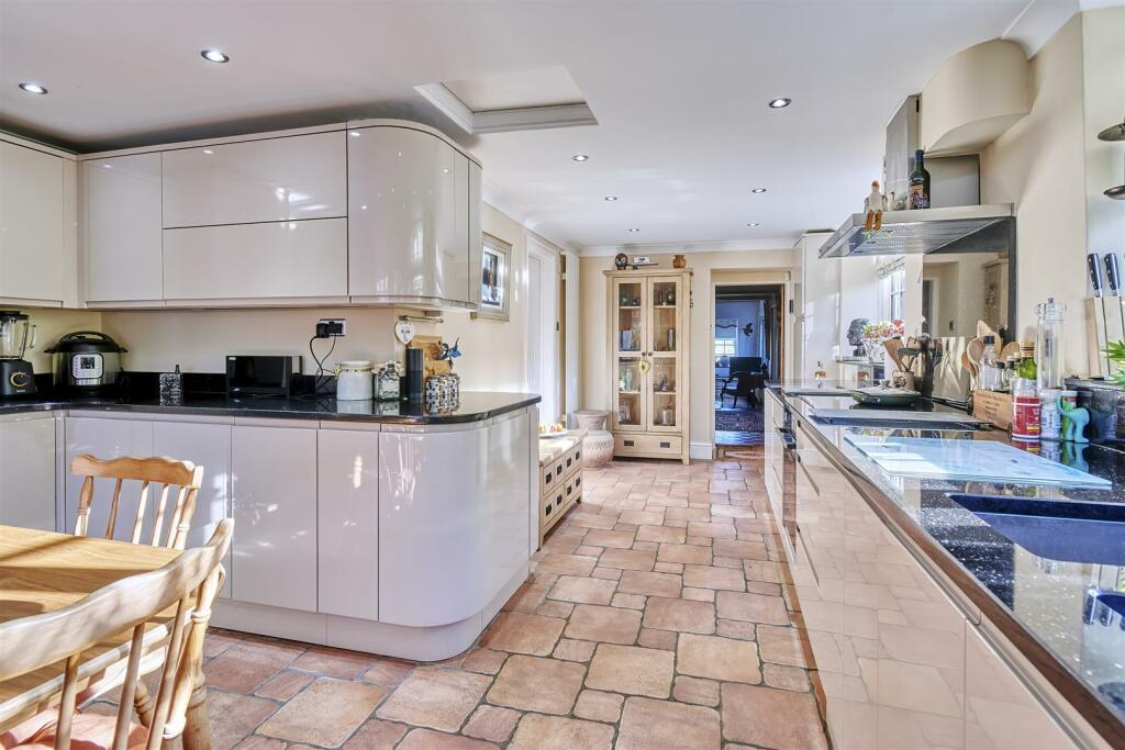 71 Kettering Rd Burton Latimer-14.jpg