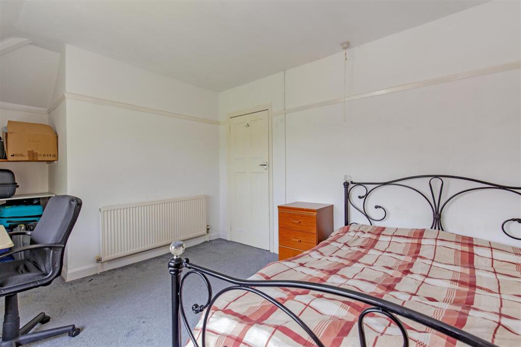 Bedroom 1-3.jpg