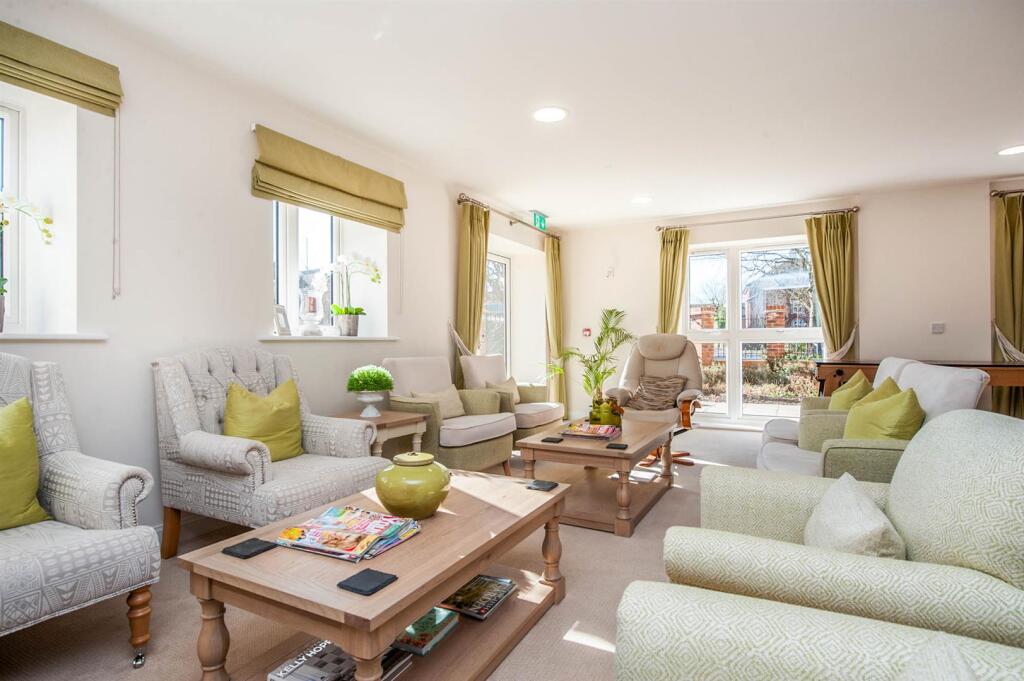 Homeowners Lounge