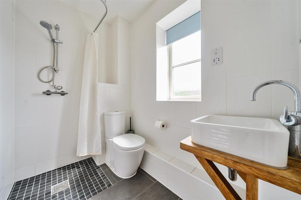 Gildene Cottage, 1 Canons Ashby Road, Moreton Pink