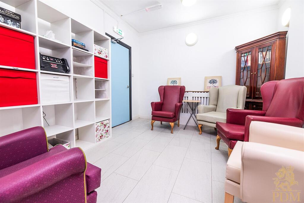 18-20 Devon Drive, Nottingham  (27 of 50).jpg