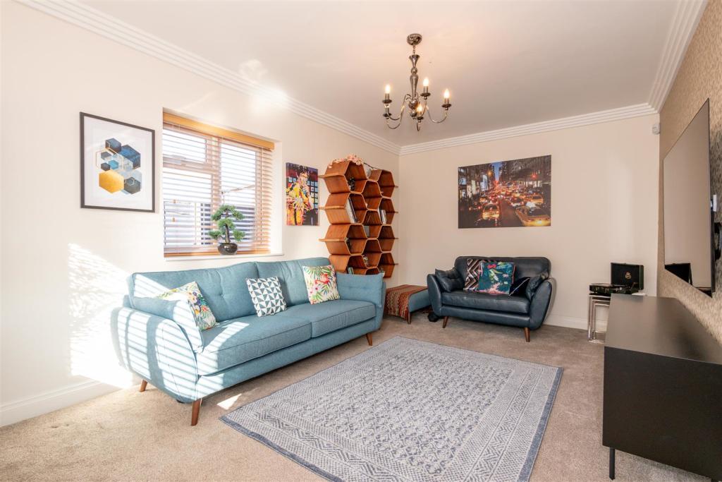 Family Room.jpg