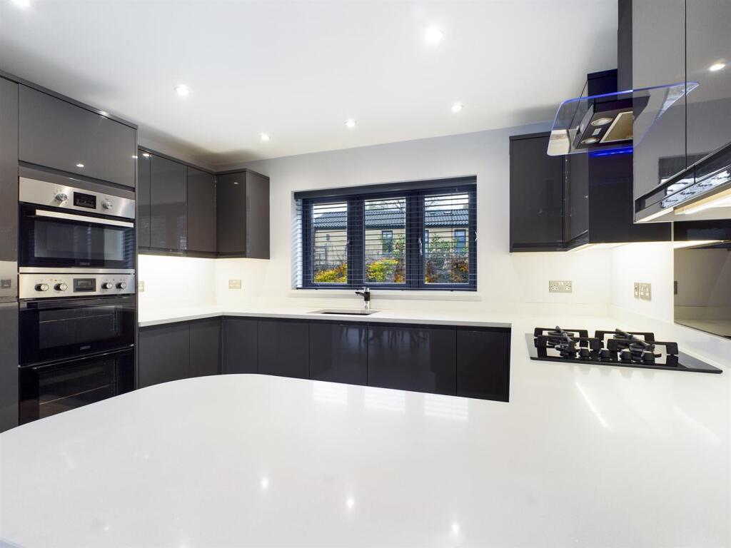 CAM00208P1-PR0170-ST