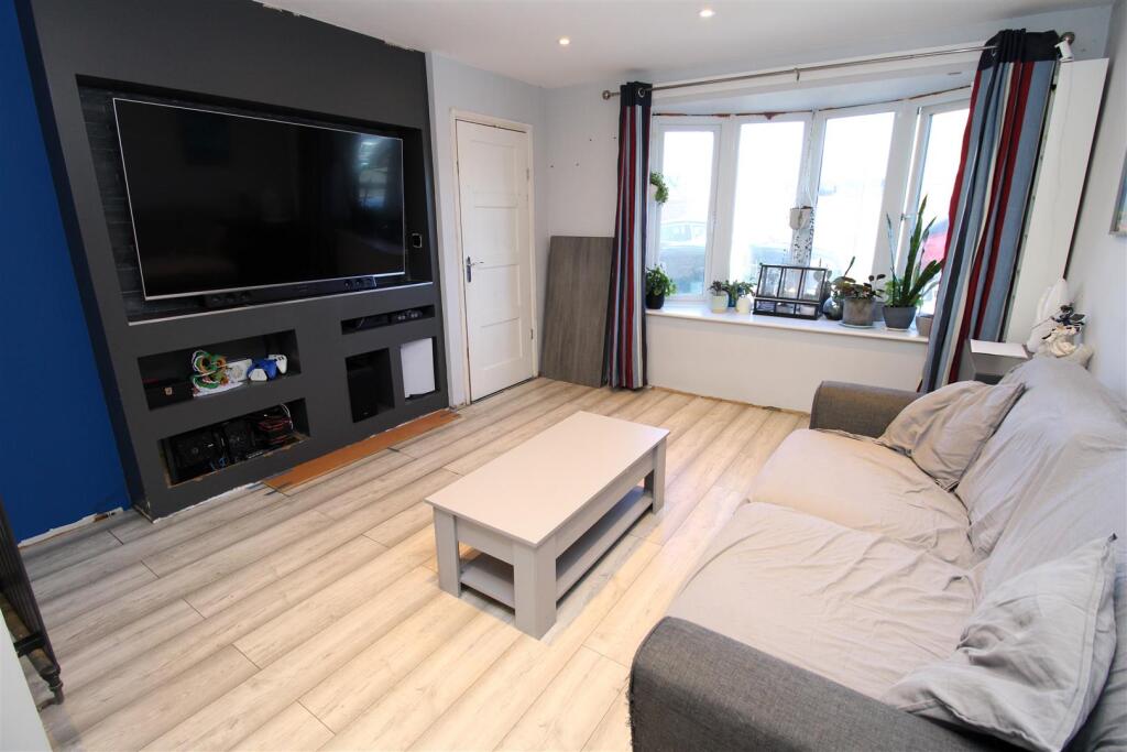 Lounge1.JPG