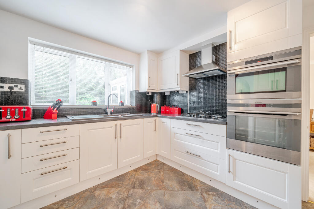 Kitchen / Breakfast Room