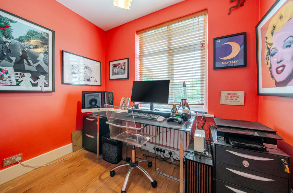 1362101-7-68de646...