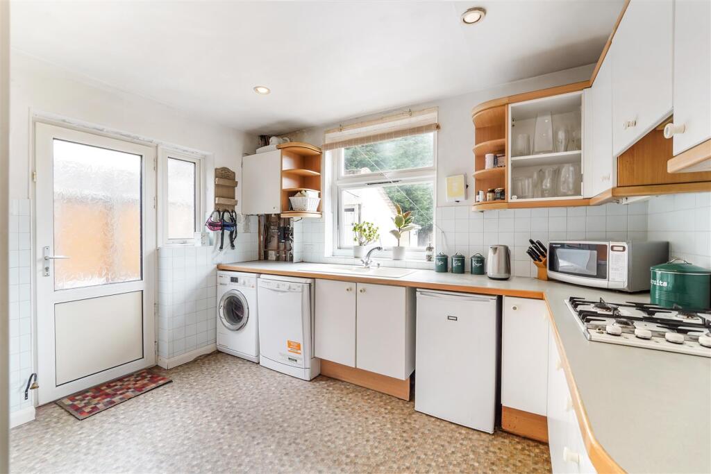 WHITESHORSE DRIVE (9).jpg