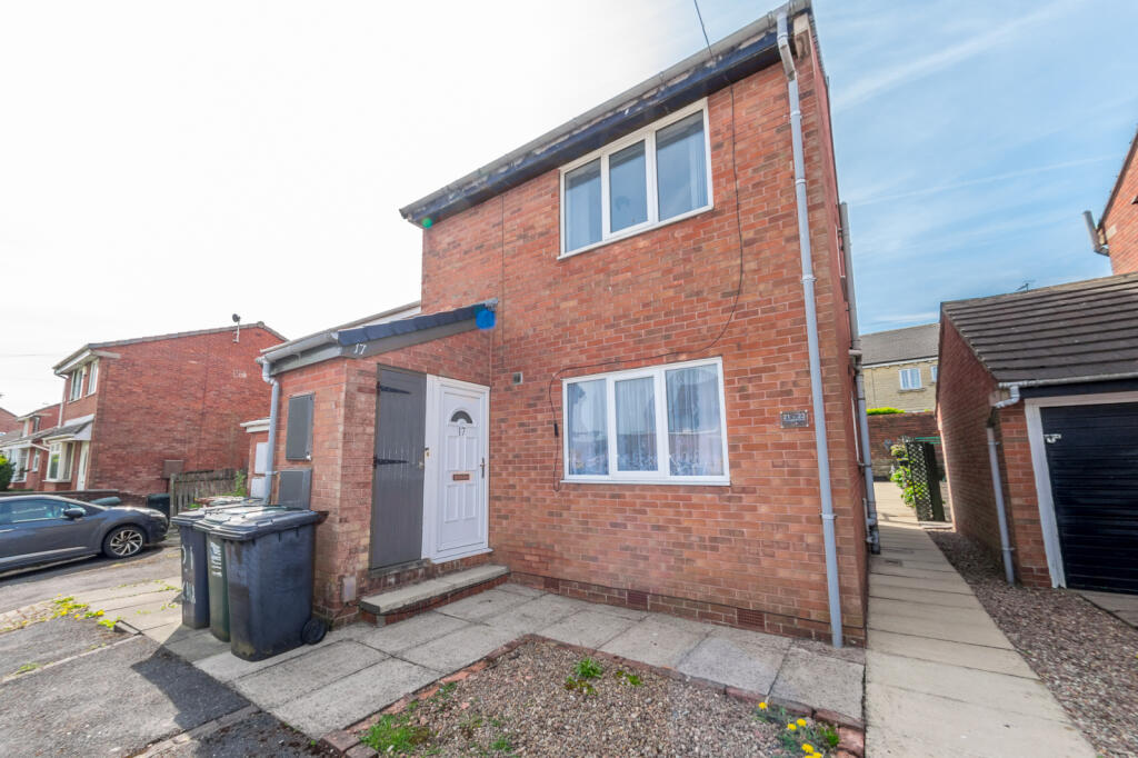 17 CHALNER AVENUE MORLEY LEEDS LS27 0SD