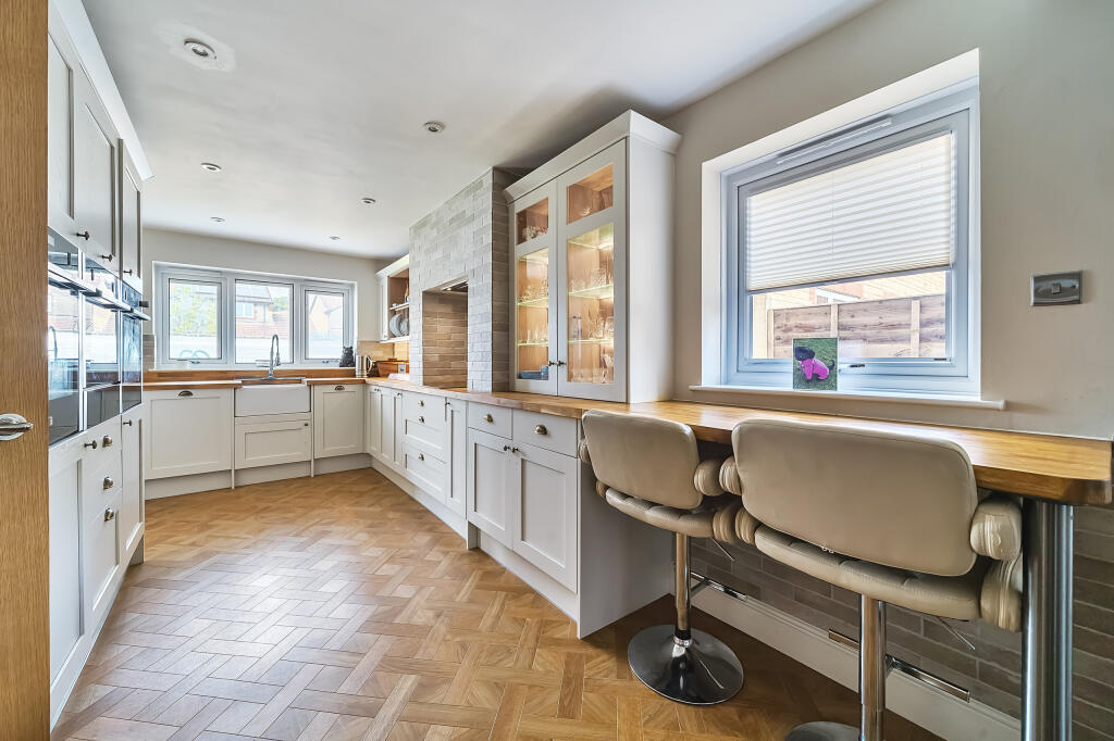 Kitchen / Breakfast Room