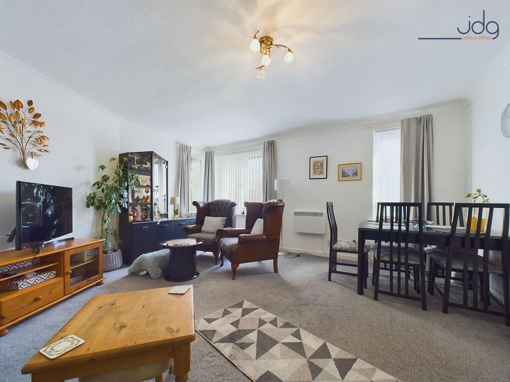 Living Room/Dining Room