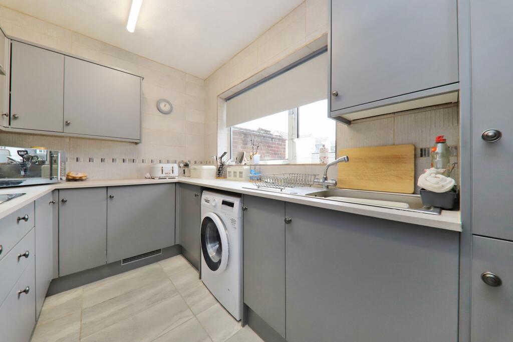Kitchen (2)(E)