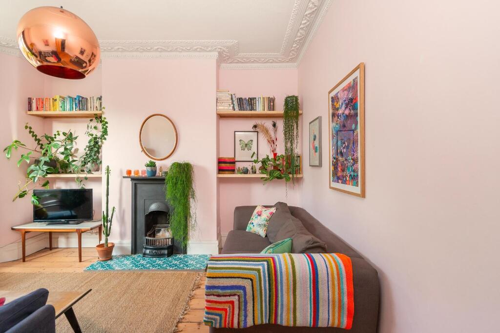 2E0RFS - Living Room D.jpg