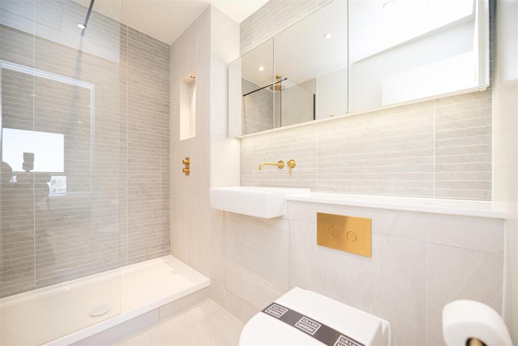 Bathroom  .jpg