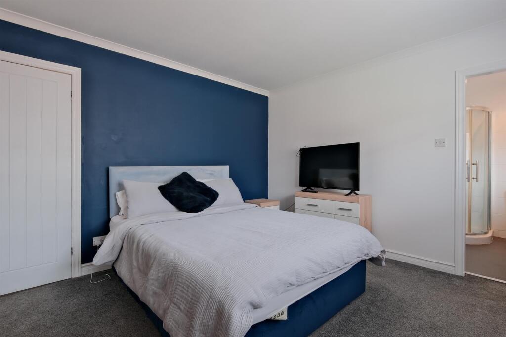 023-83 Torbothie Road Shotts, ML7 5NE.jpg