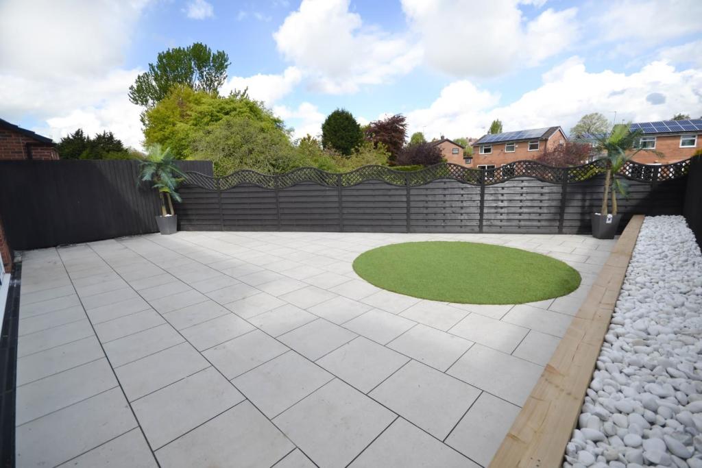 Outside - Rear Patio Garden