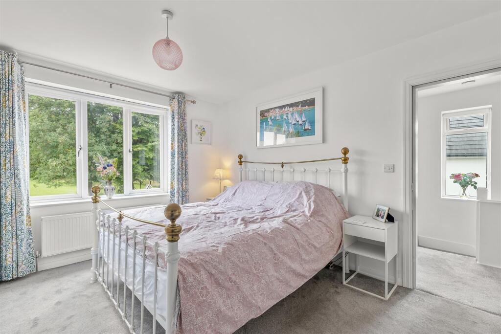 Bed 1 2.jpg