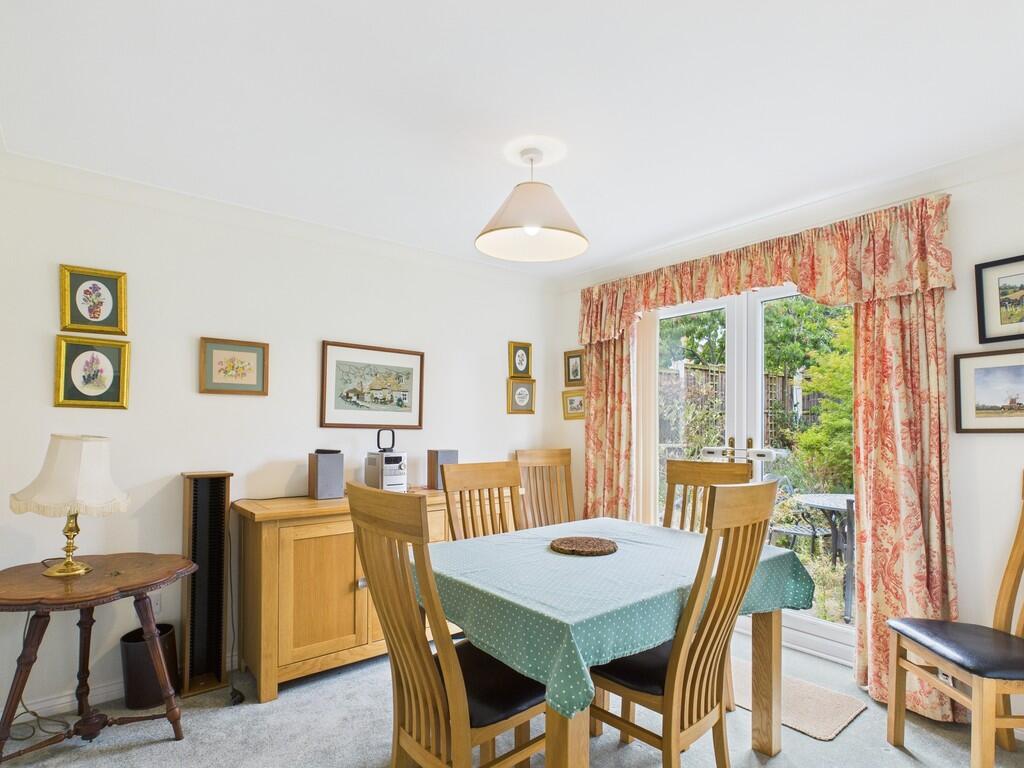 CAM03582G0-PR0136...