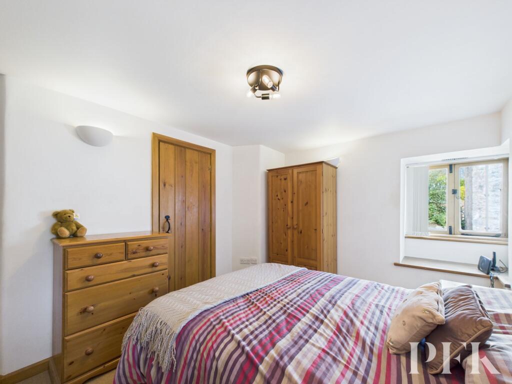 Low Fold Barn - Bedroom 1