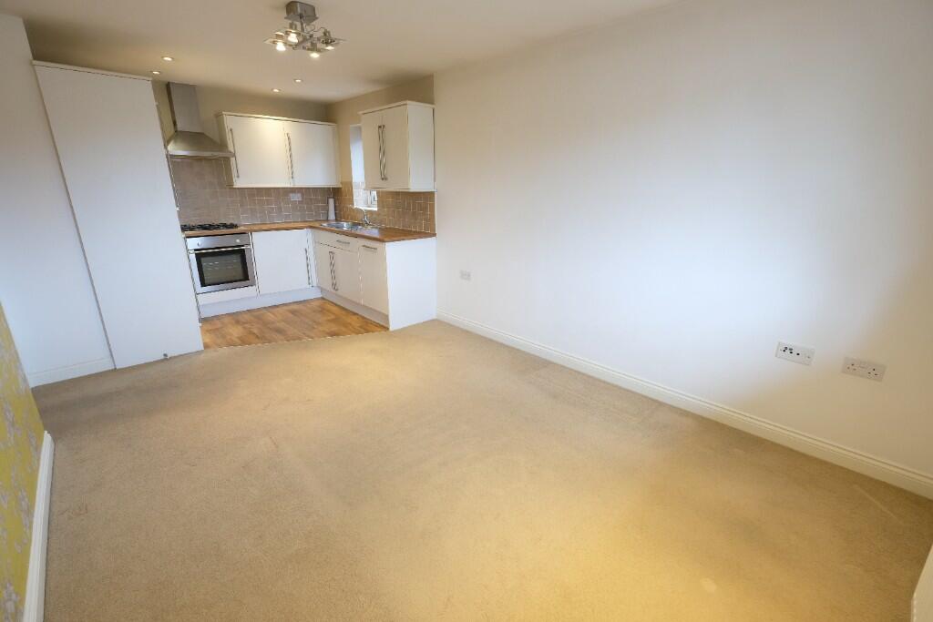 KITCHEN/SITTING ROOM