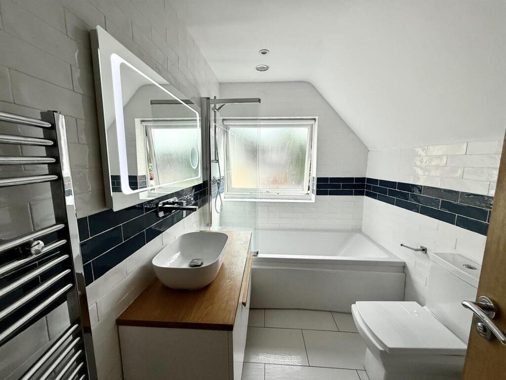 bathroom.jpeg