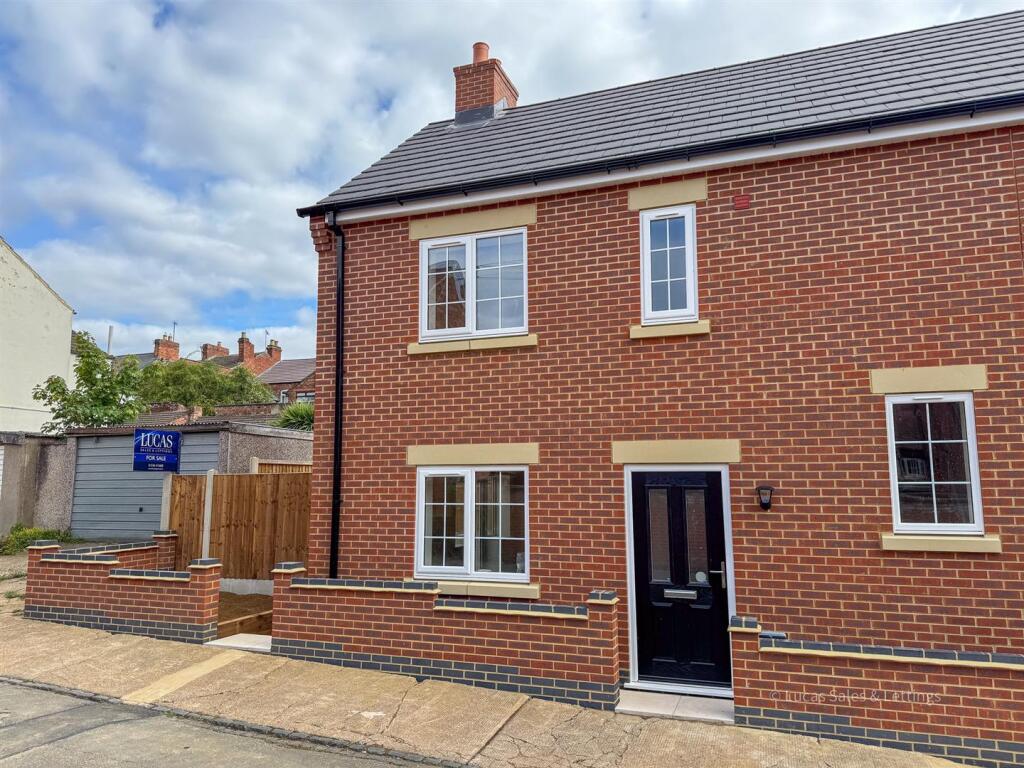 28 Spencer St Kettering-14.jpg