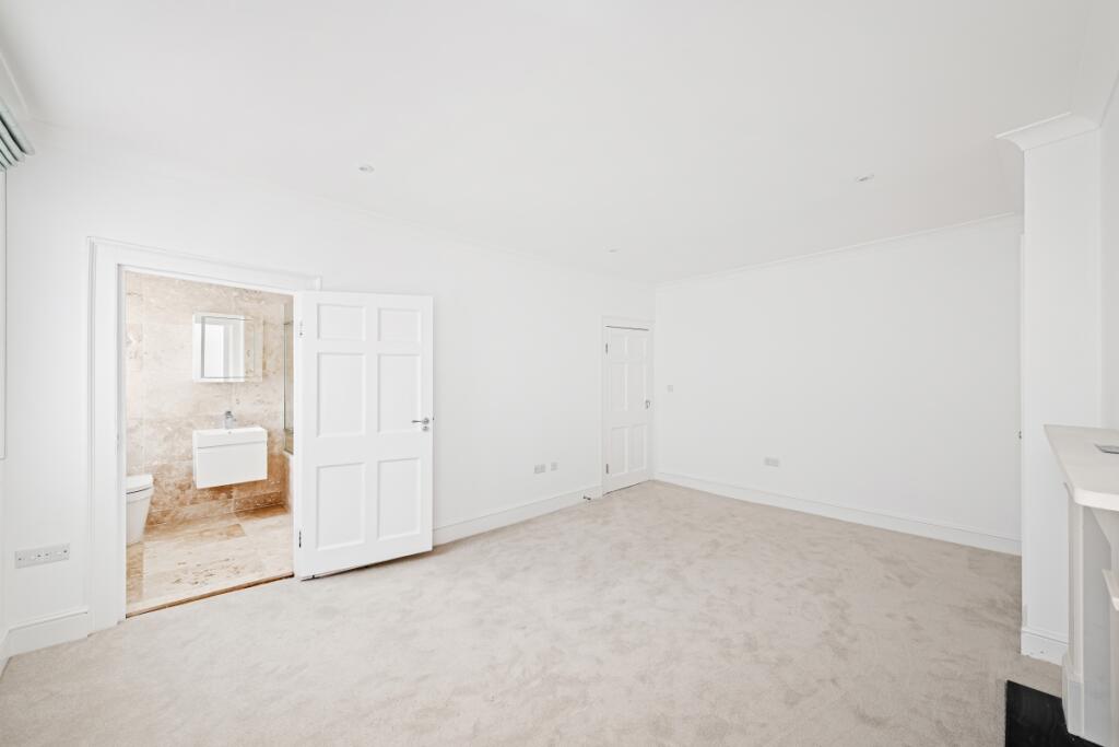 33 Conway Street ...