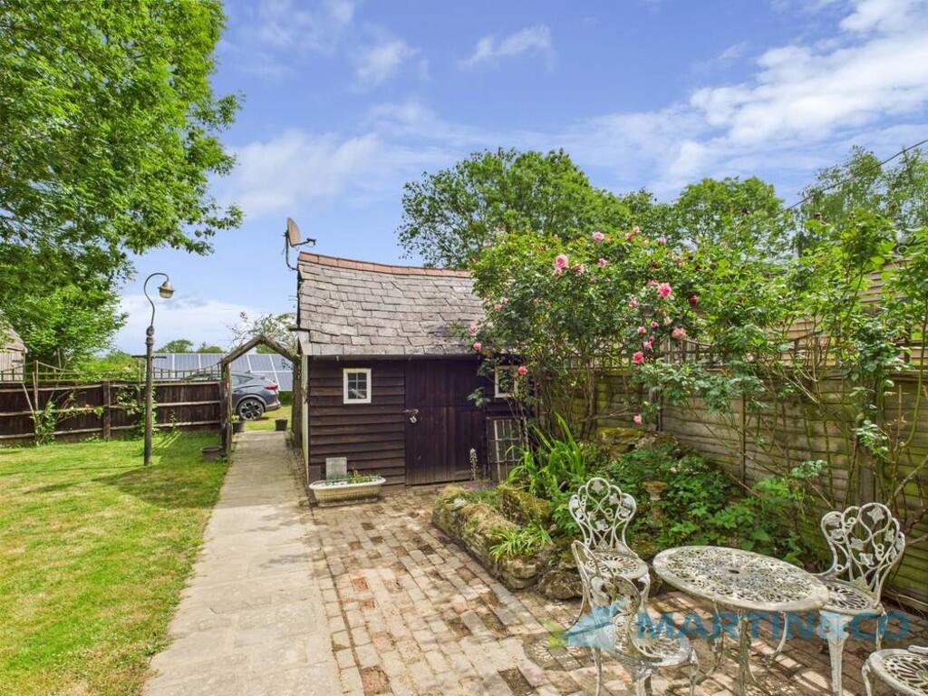 CAM02145G0-PR0061...