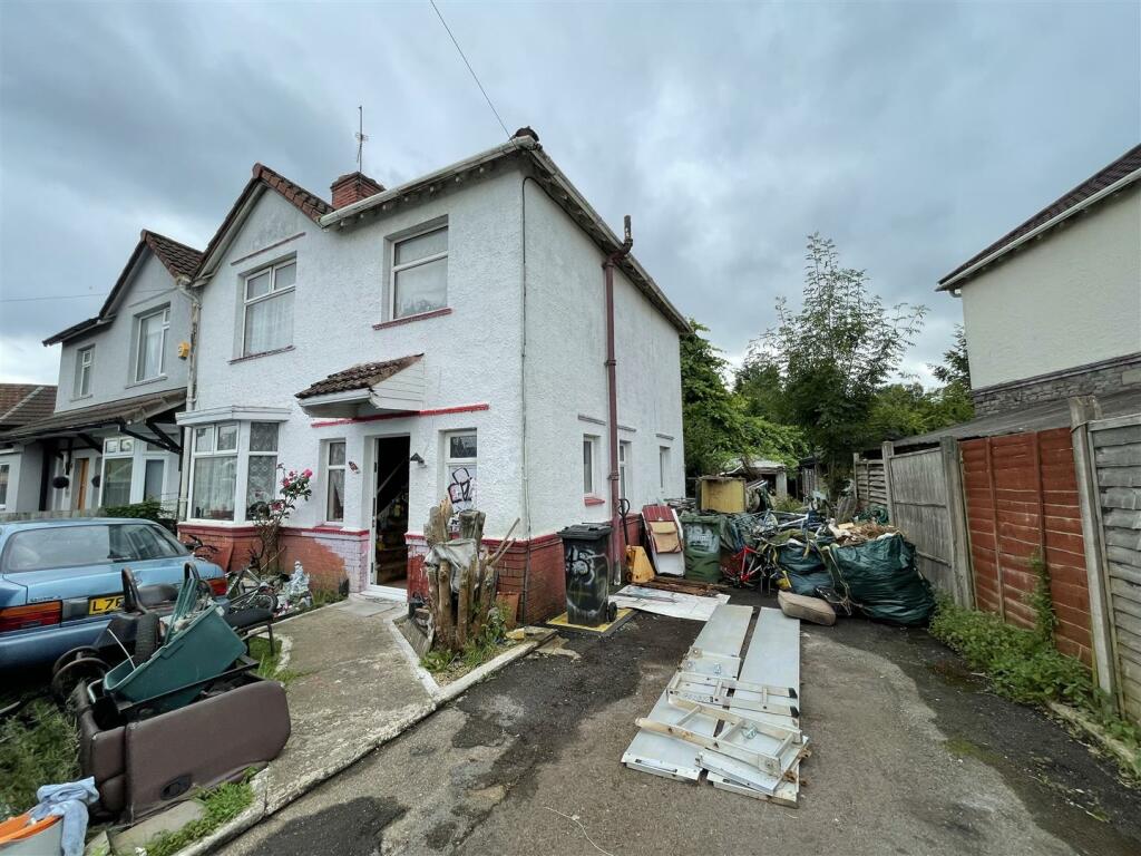 3-Bedroom Semi-detached house for auction -  (20).
