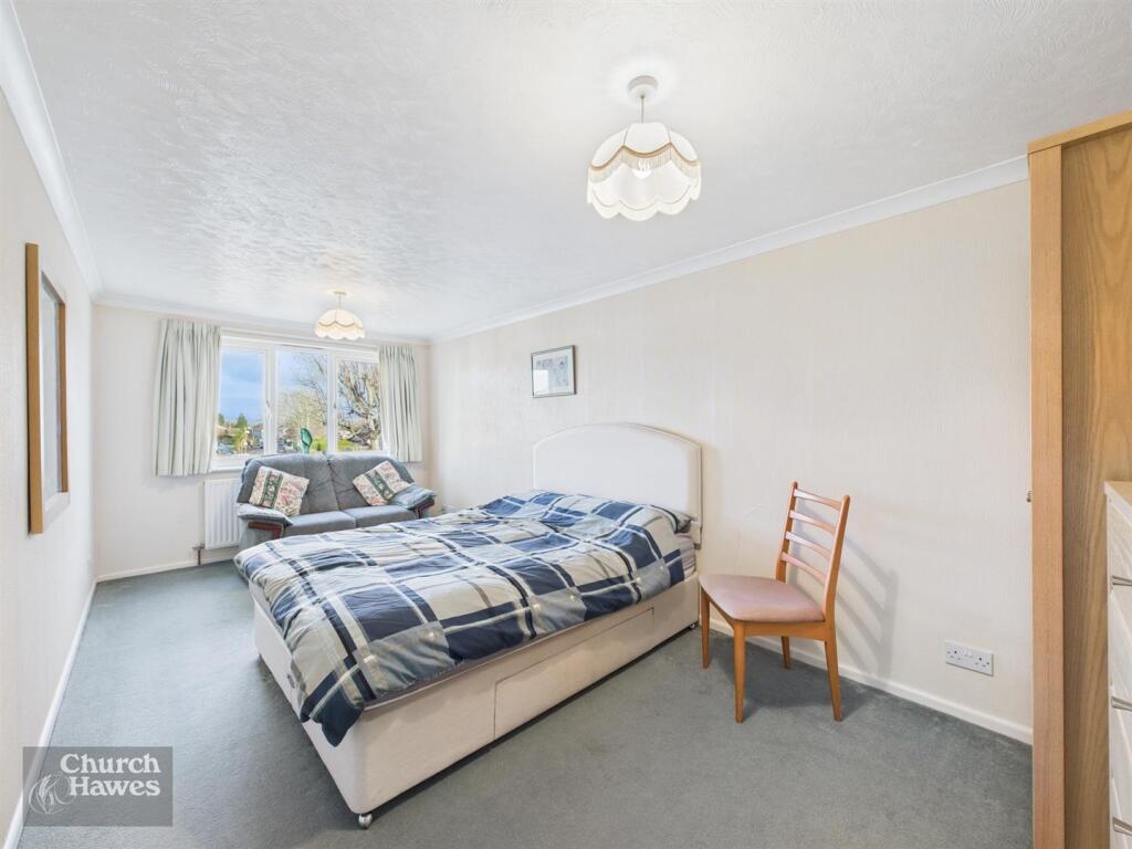 bed1.jpg