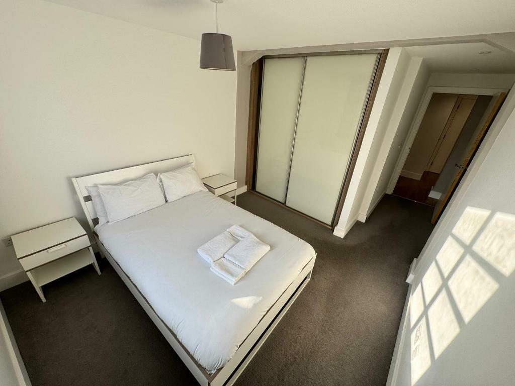 Bedroom - pic 2