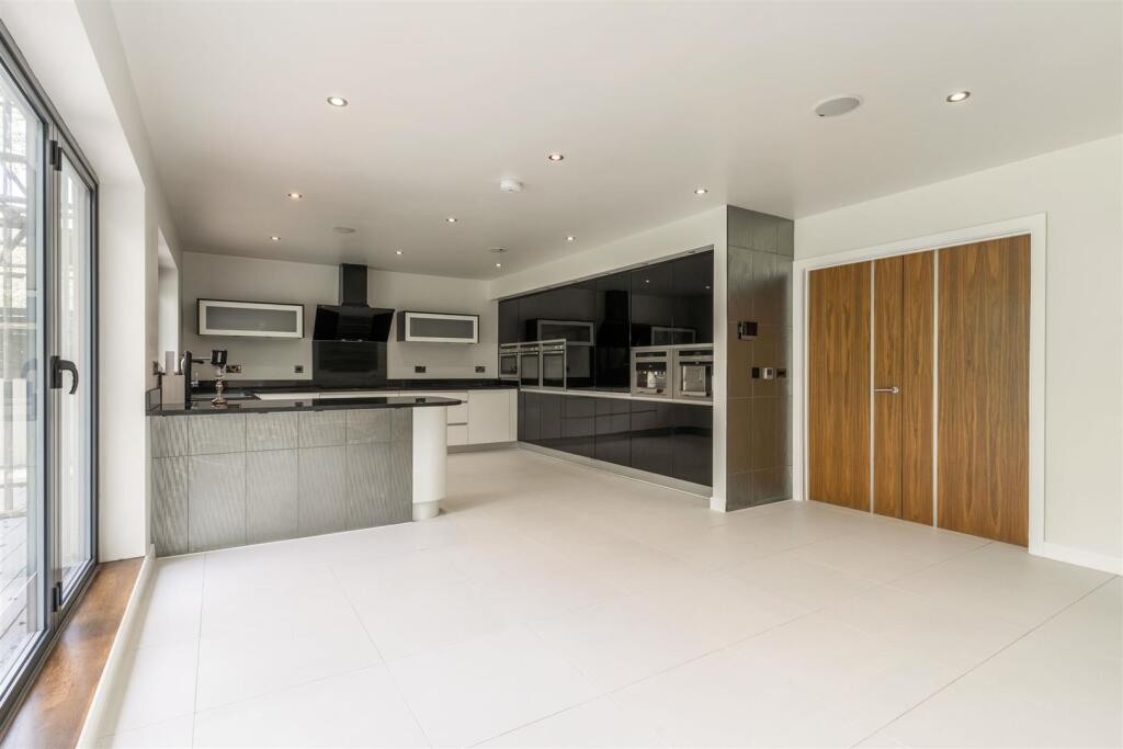 72 Dyke Road Low Res-16.jpg