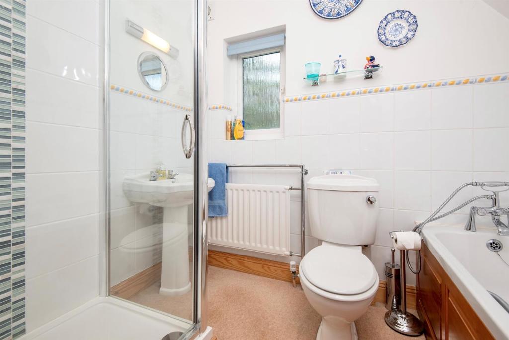 Principal En-Suite.jpg