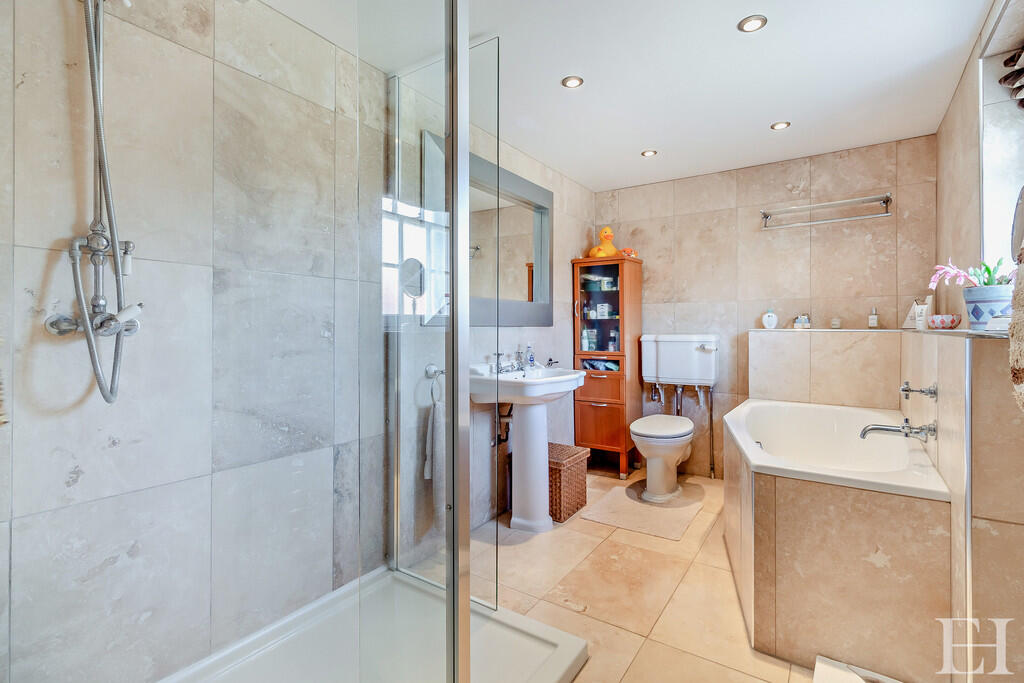 8658493-interiorW...