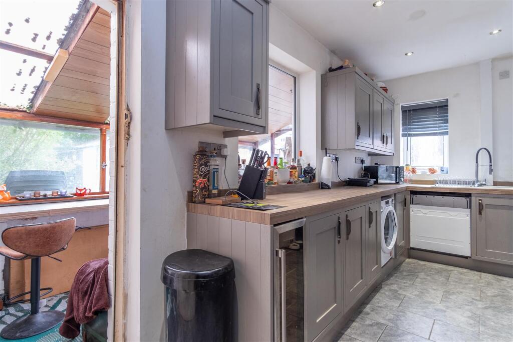 Kitchen/Breakfats Room