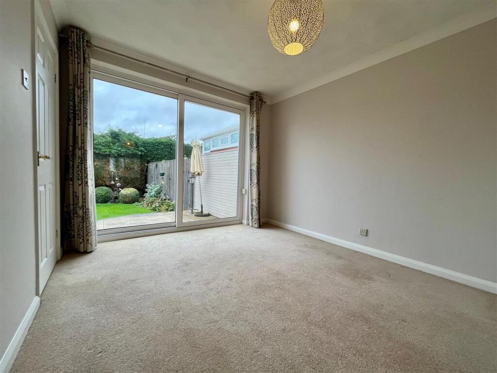 Hall Road, Sproatley, Hull