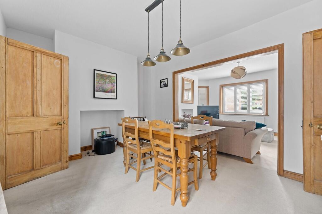 32 Overleigh Road...