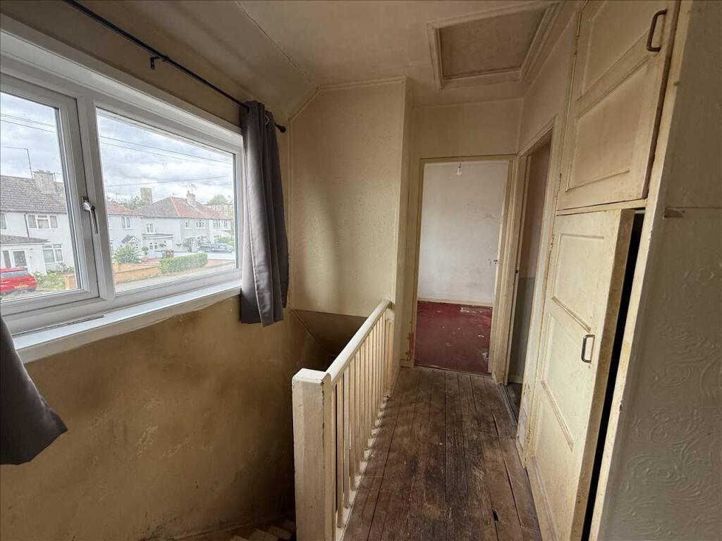 FIRST FLOOR LANDING