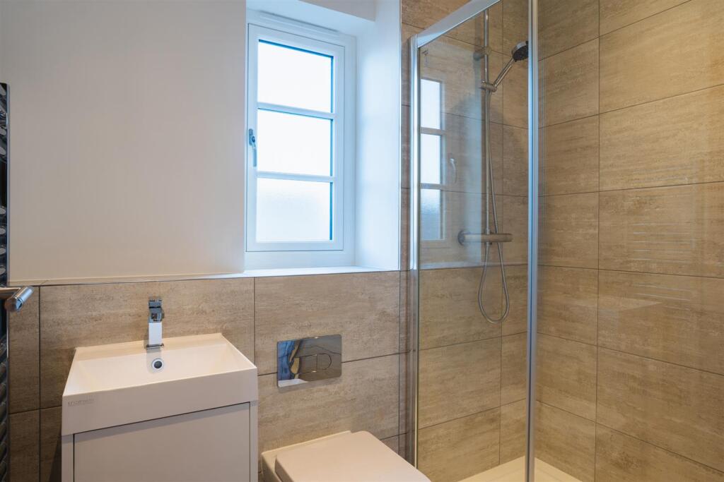 Master En-Suite Shower Room