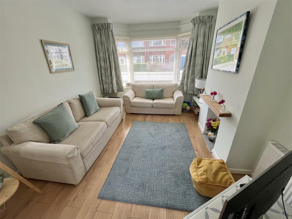 Lounge Aspect 2.jpg