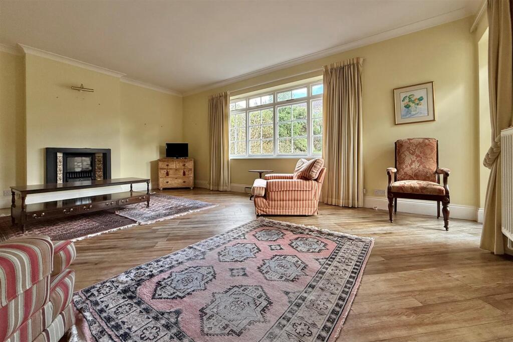 StMalo - sitting.jpg