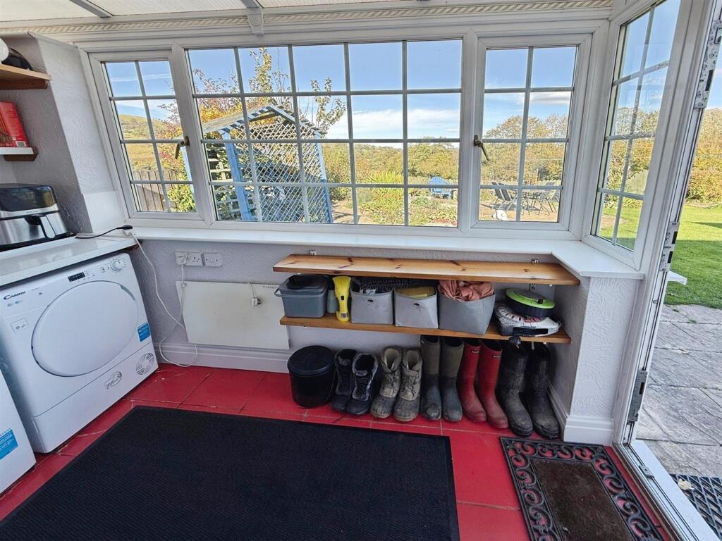 Porch / Utility Room