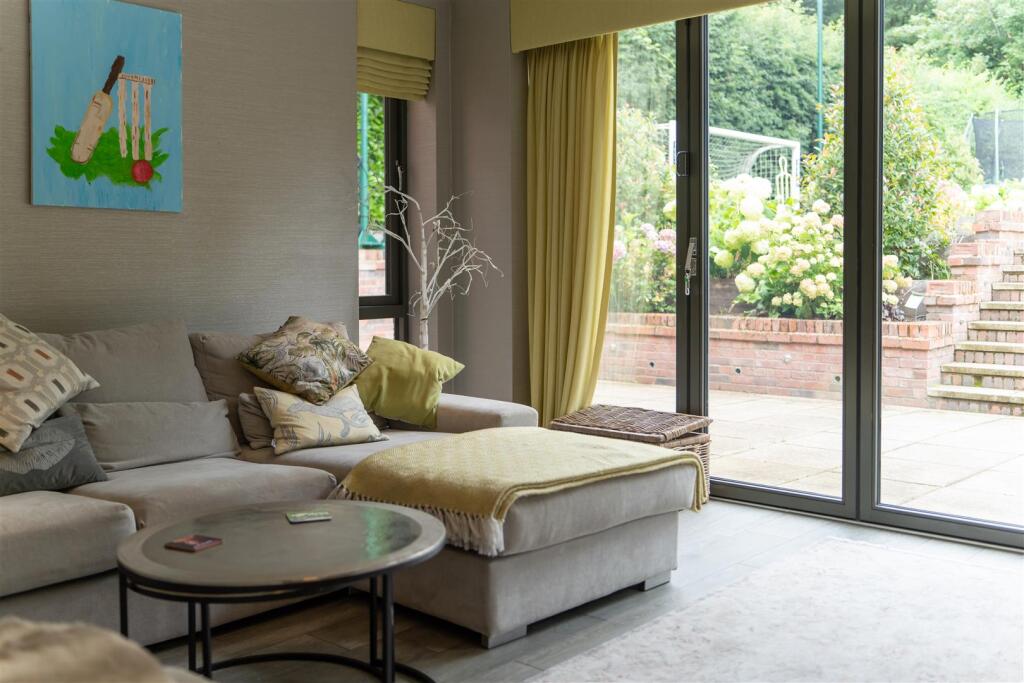 OBI_Will&#39;s House_7R50218_Dining Room.jpg