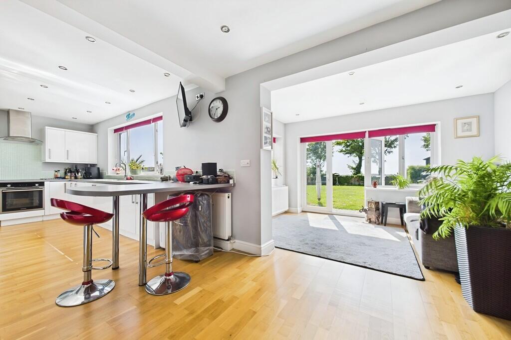 30274dd9-CAM01085...