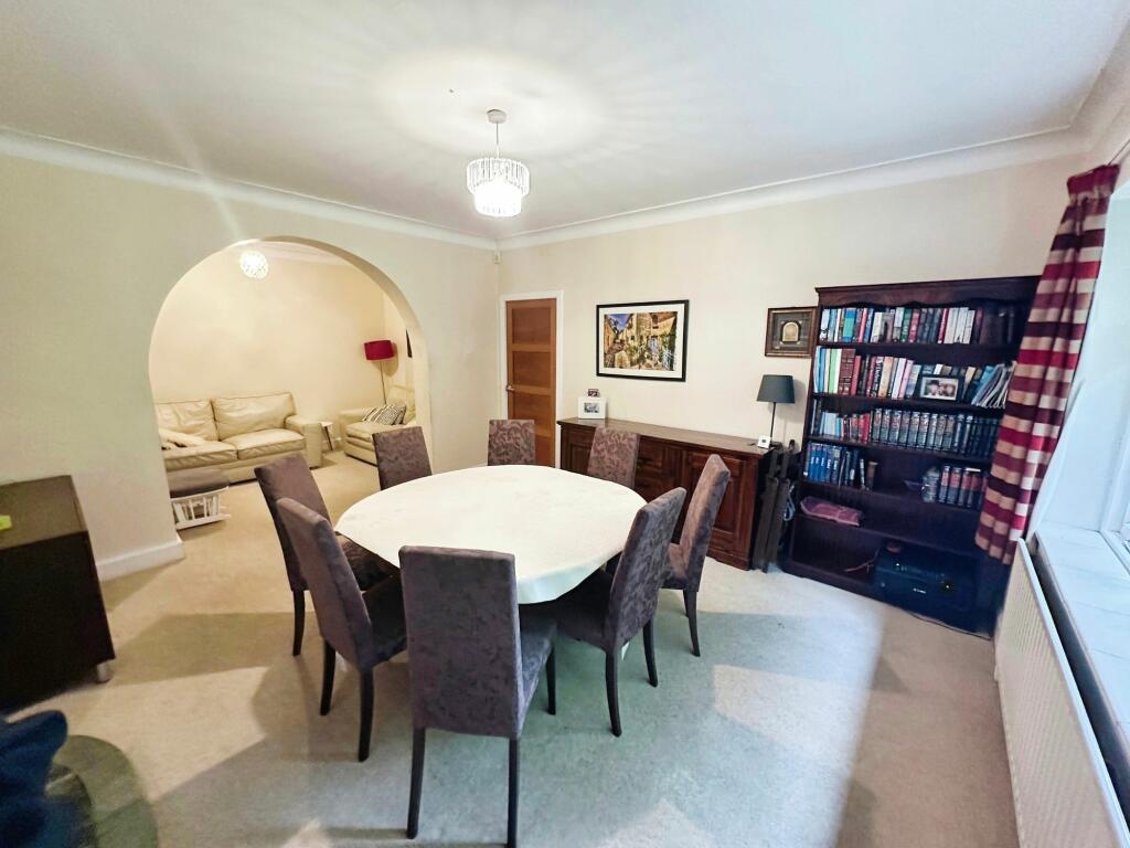 Lounge / Dining Room