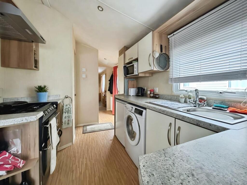 25ad6e94-kitchen 202.jpg